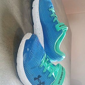 Under Armour Boys shoes size 13
